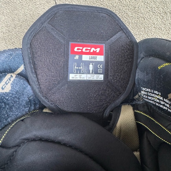 CCM Tacks AS-V Black Ice Hockey Player Pants — Junior Large Gear Equipment - Picture 3 of 12